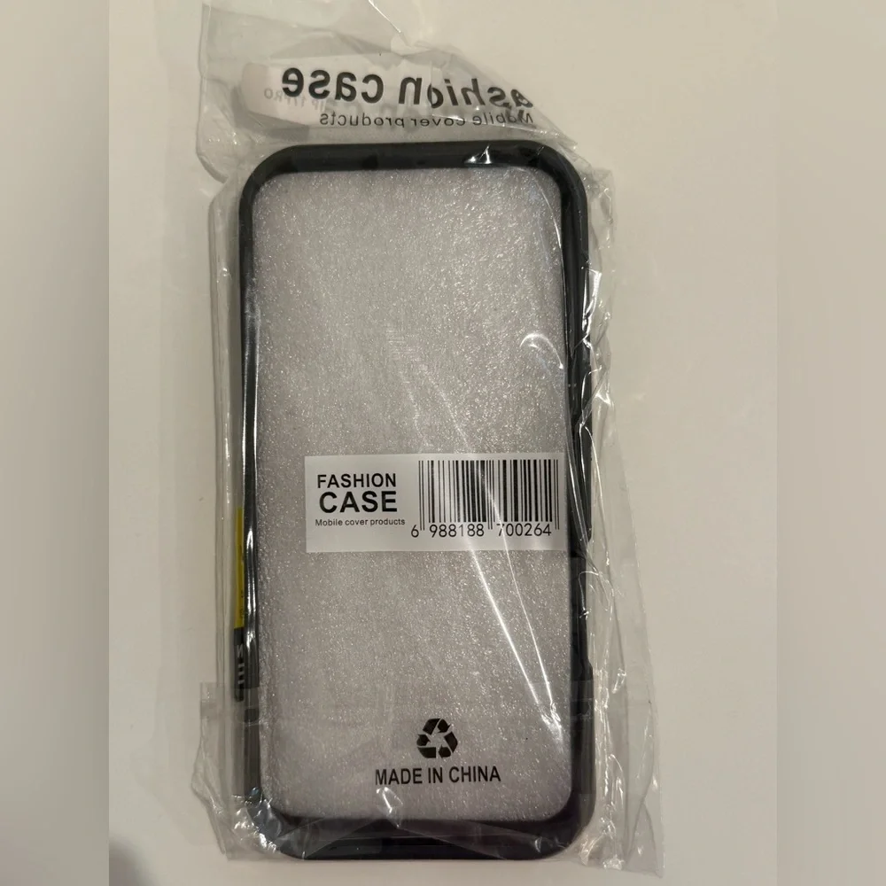 DESIGNER IPHONE 17 PRO PROTECTIVE CASE - Picture 4 of 4